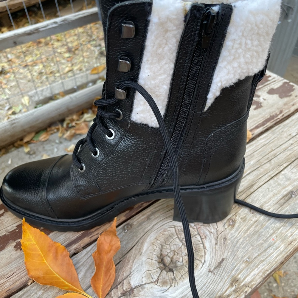 Black size 10 women’s winter boots!